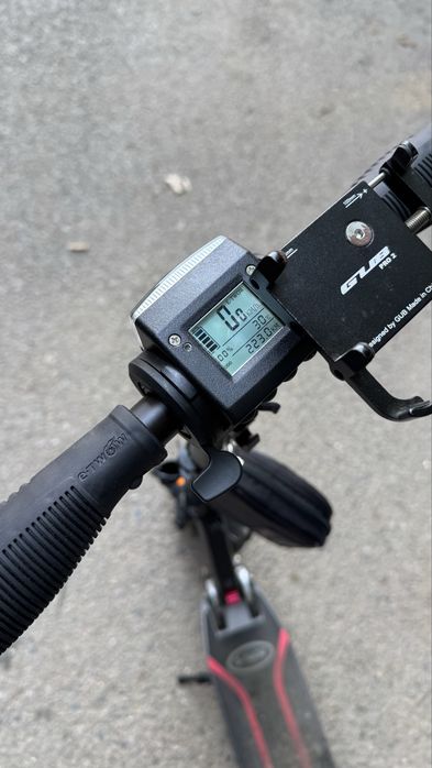 Trotineta electrica E-TWOW MASTER, viteza 25km/h, autonomie 40km, rulaj 225km, ca noua.
