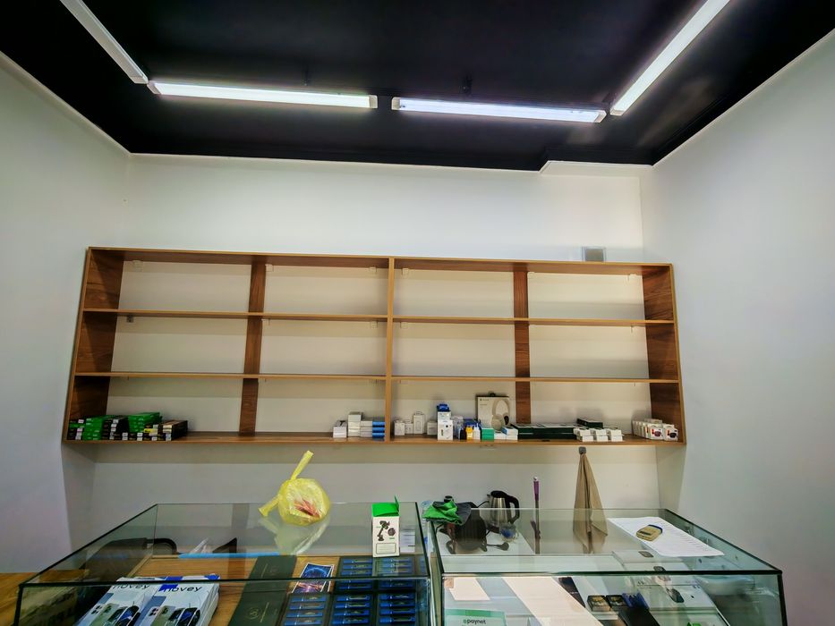 Telefon dokonga tayyor mebel