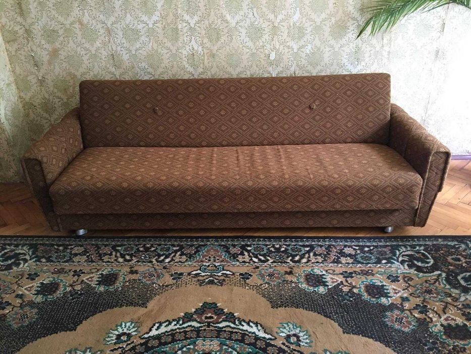 Холна гарнитура - разтегателен диван с тре места и 2 фотьойла