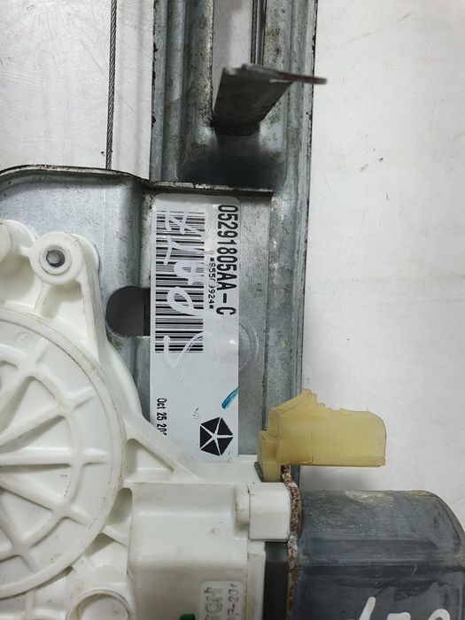 Macara geam stanga spate 05291805aa Jeep Patriot 1 (facelift) (2011 - 2017)