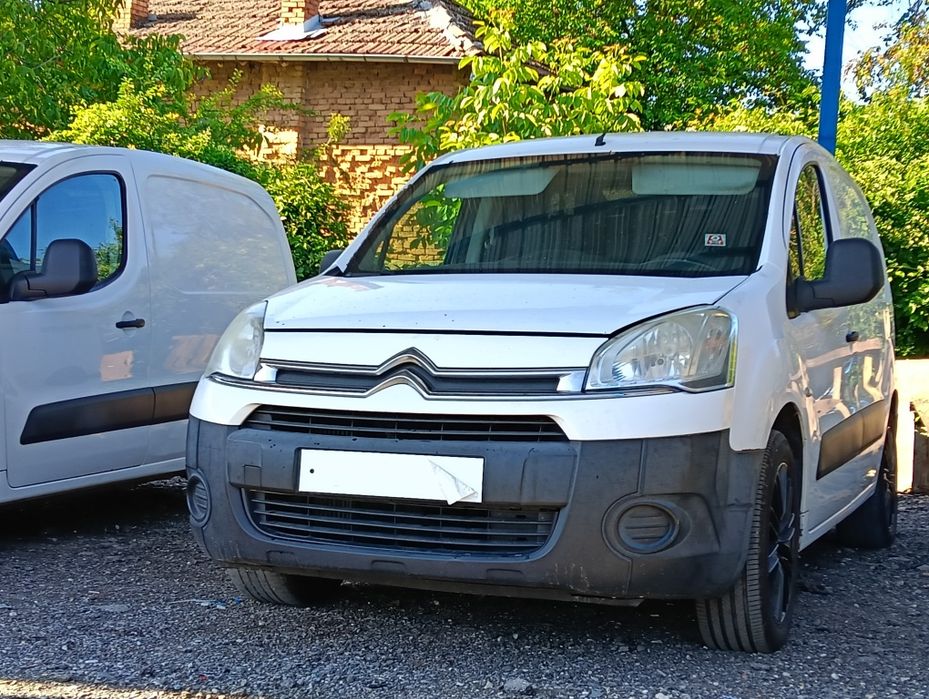 Citroen Berlingo 1.6HDi 75кс 2012г / 2+1 места / товарен