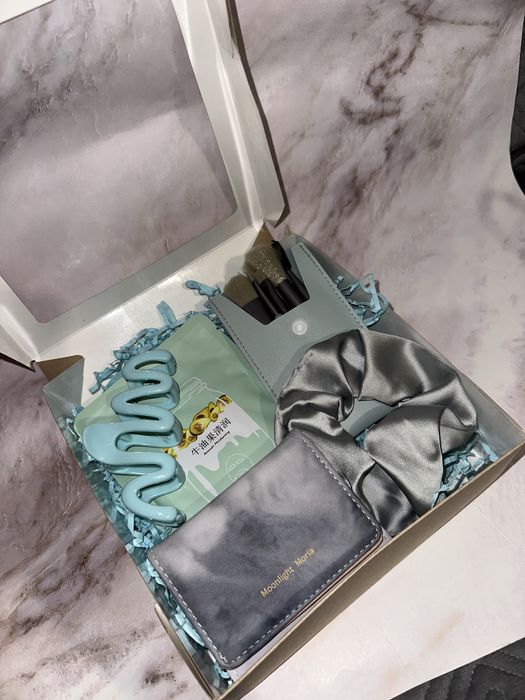 Подарок , подарочный бокс