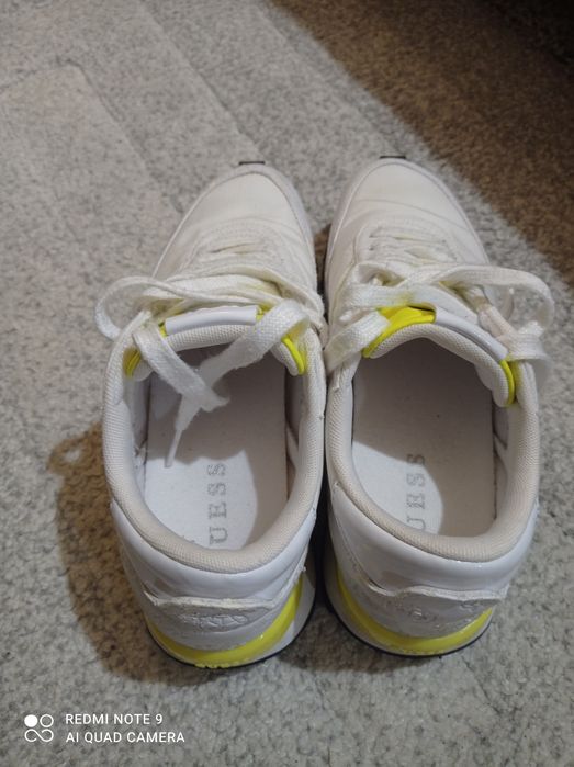 Маратонки,сникърси бели Guess