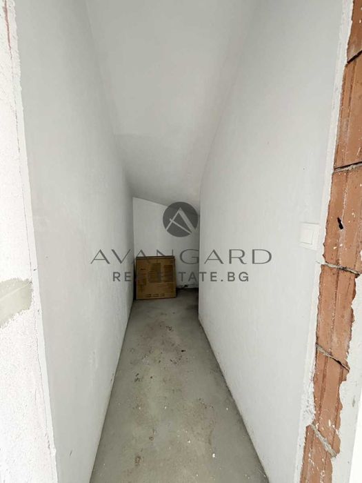 оф.25533 Двуетажна къща с двоен гараж/ Кючук Париж