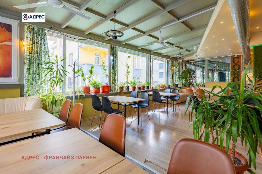 Продава се Заведение в Плевен, Идеален център - 275 кв.м за 2364 €/кв.м - Снимка #2