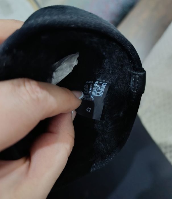 Vând ghete îmblănite  din piele nubuc,,ECCO"