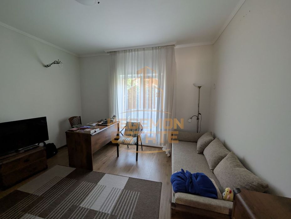 Къща в Варна, област-м-т Манастирски рид площ 865 цена 585000