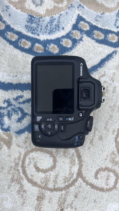 Canon EOS2000D с сумкой