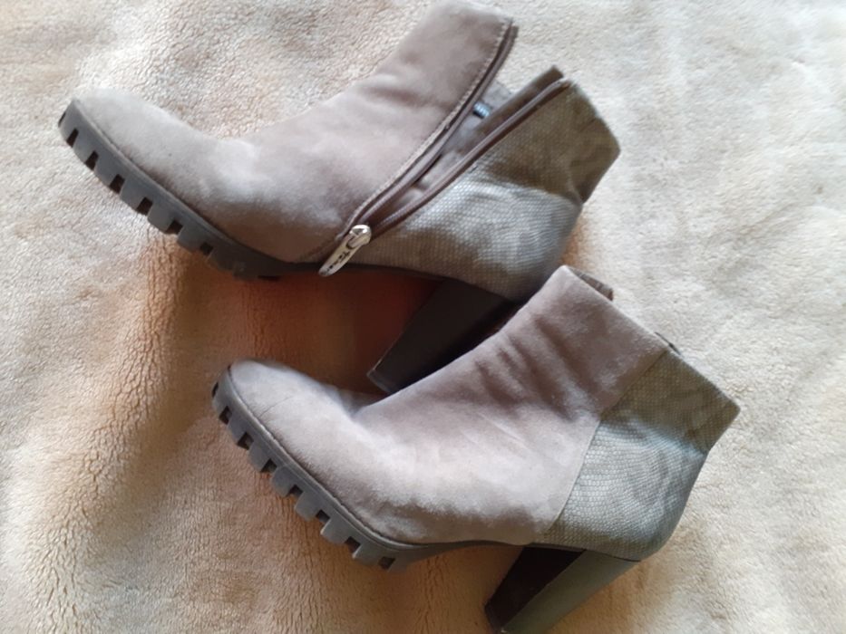 Vand 3 perechi botine unisex nr. 38