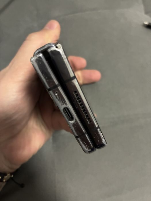 Samsung Galaxy Z Fold 4 - за части