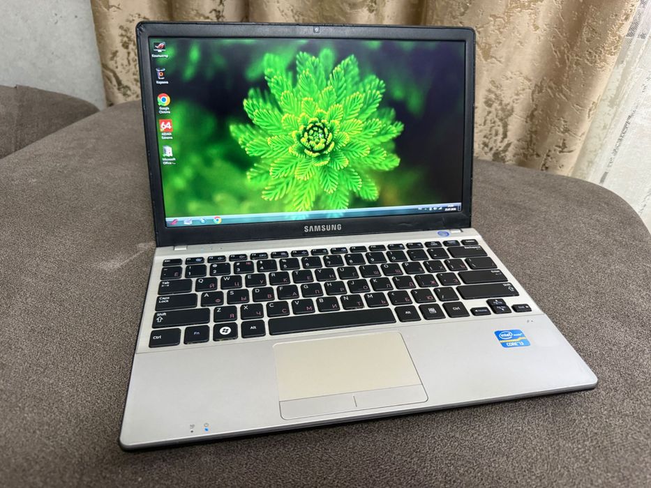 Компактный Samsung! Core i3!