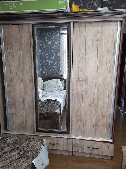 Продаётся в хорошем состоянии срочно детский шкаф
