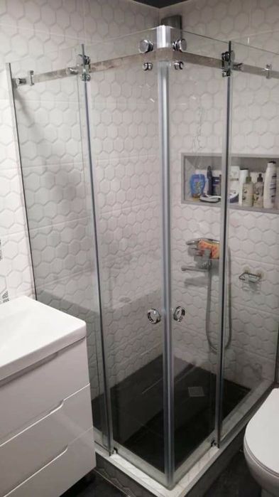 Душевые кабины из закалённого стекла на заказ