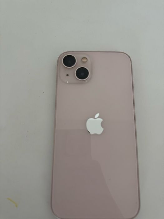 Vând iphone 13 simplu