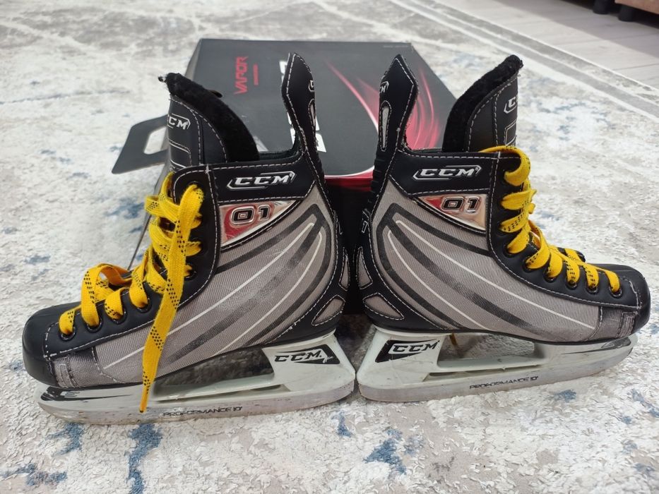Коньки детские хоккейные