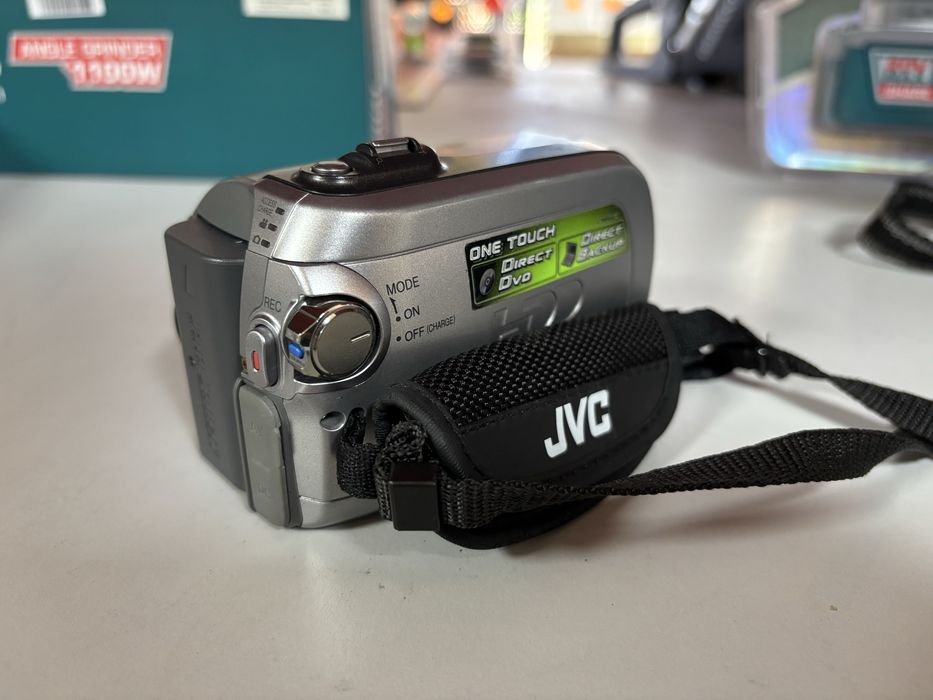Видеокамера JVC Everio GZ-MG142E