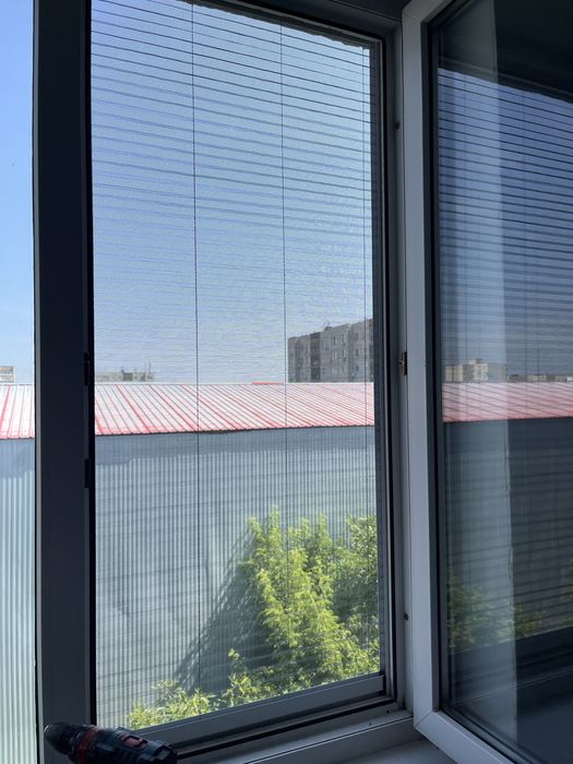 Мосткиная сетки и плиссе