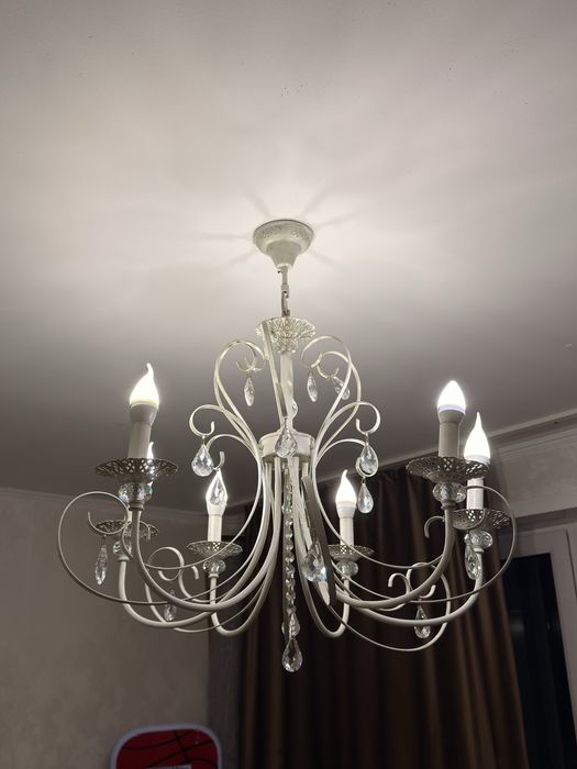 Люстры каждая по 10000 тыс