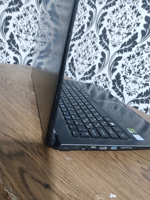 16gb/gtx 1050ti/ intel i5 Acer