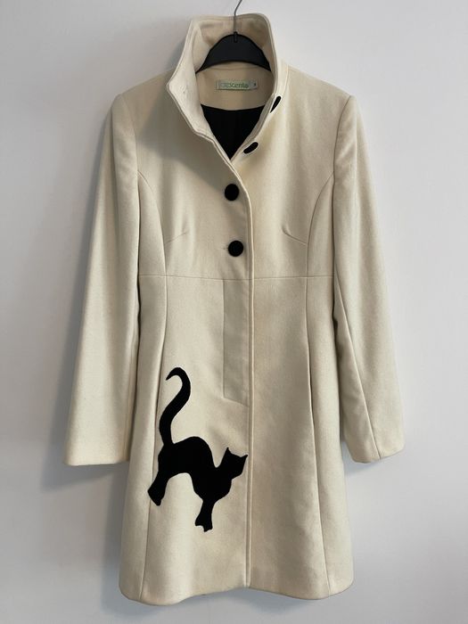 Palton alb marime 36/S lână, pisica aplicata, deosebit