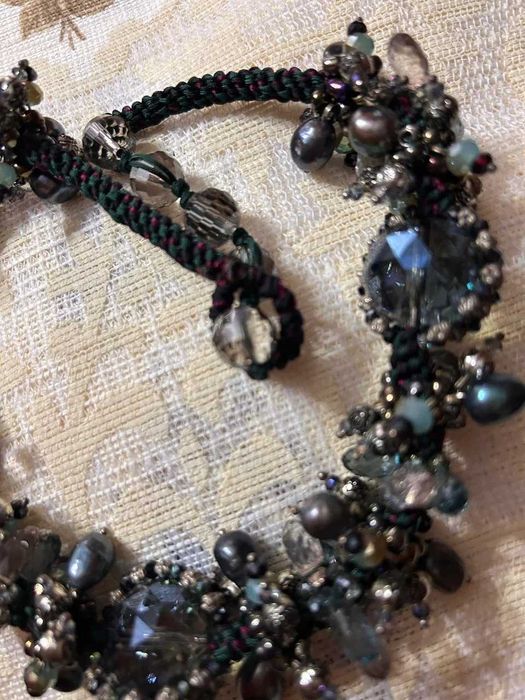 Продам бусы разные