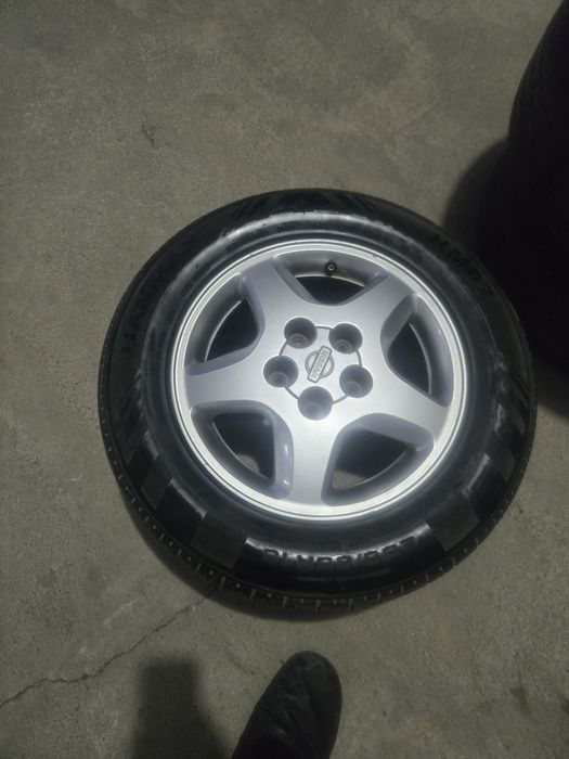 Nissan maxima diska balon sotiladi.