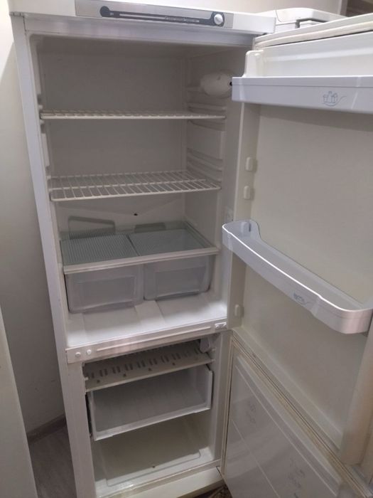 Indesit rabochi holadilnik