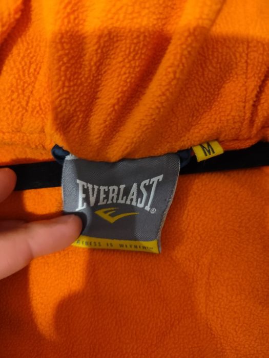 Два броя есенни якета