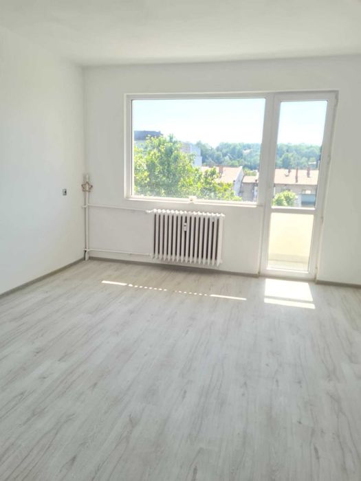 Продава се Тристаен апартамент в Плевен, Идеален център - 106 кв.м за 1406 €/кв.м - Снимка #3