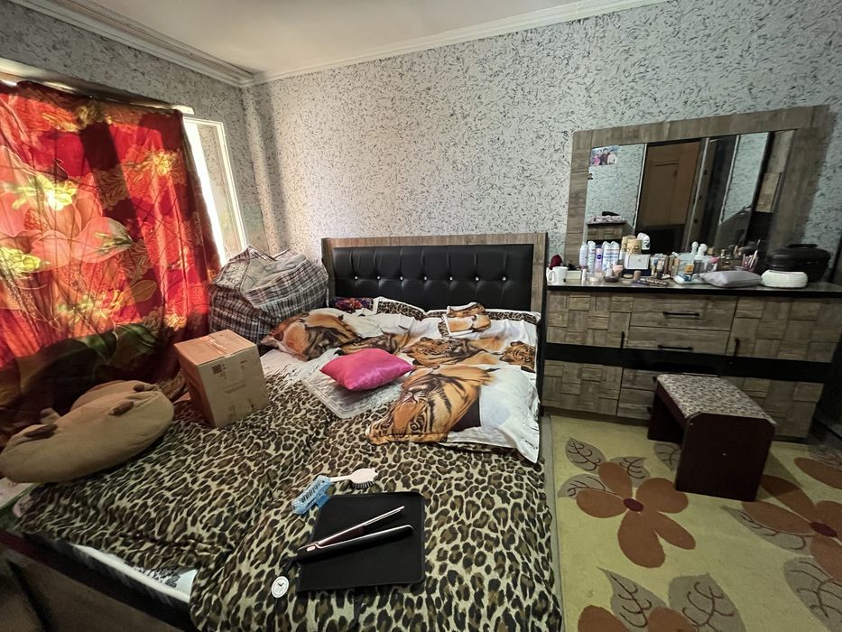 Спальный гарнитур, кровать, камод, 2 тумбочеи и шкаф