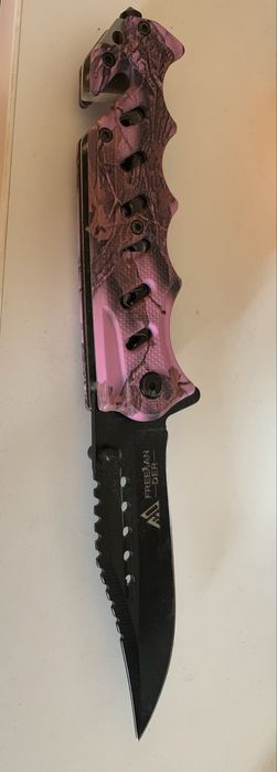 Cuțit pentru drumeții.