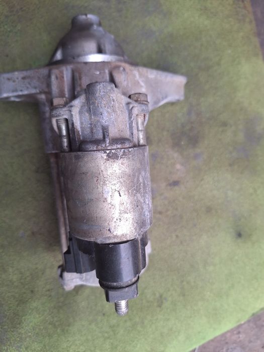 Стартер на Тойота Карина