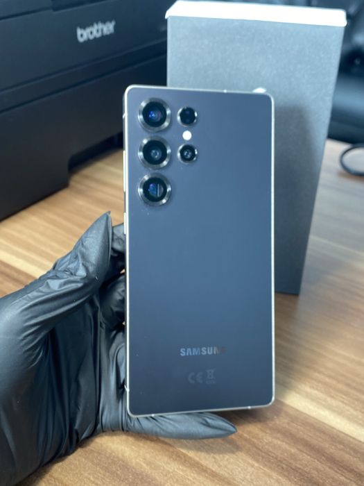 Samsung Galaxy s25 ultra • 512 GB • Titanium Black