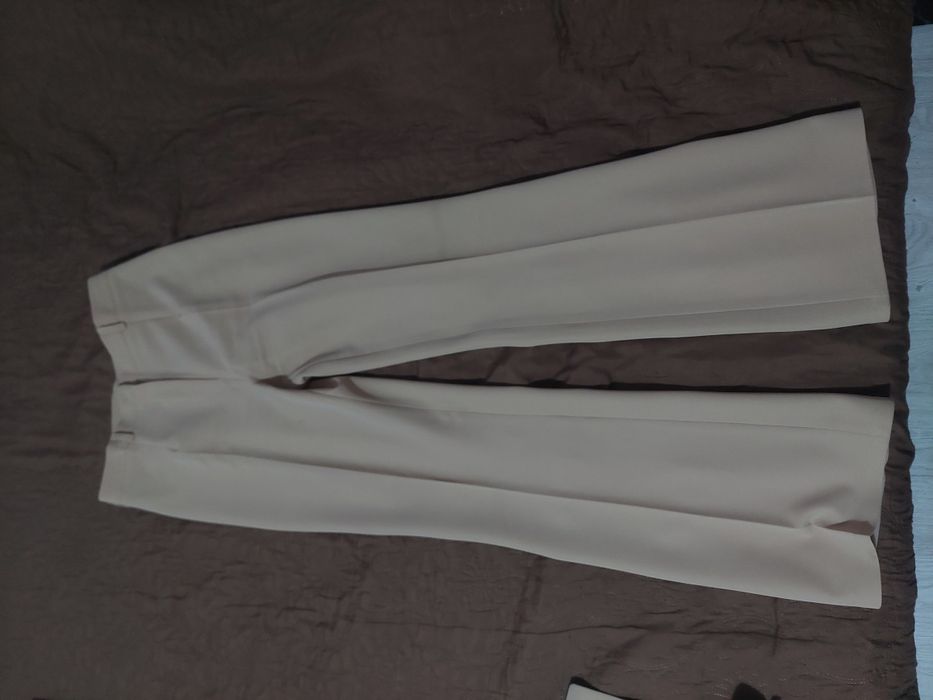 Дамски официален костюм - размер М