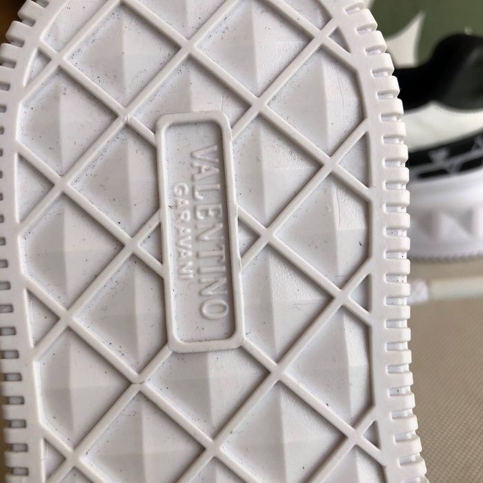 Adidași Valentino