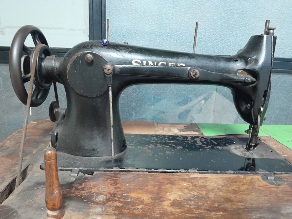 Крачна шевна машина SINGER за кожа – 150 евро
