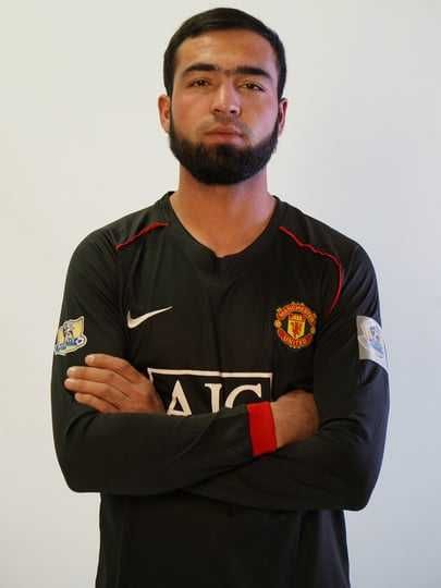 Retro manchester united qizil yengi uzun forma