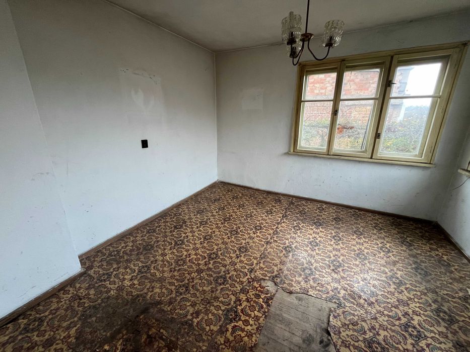 Продава се Къща в Казанлък - 180 кв.м за 595 €/кв.м - Снимка #4