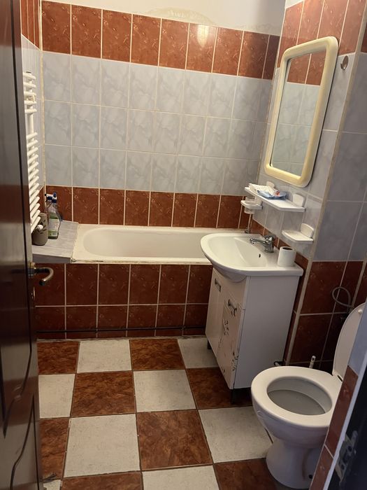 Inchiriez apartament cu 2 camere