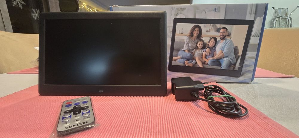 Дигитална фоторамка SENCOR SDF 1080
