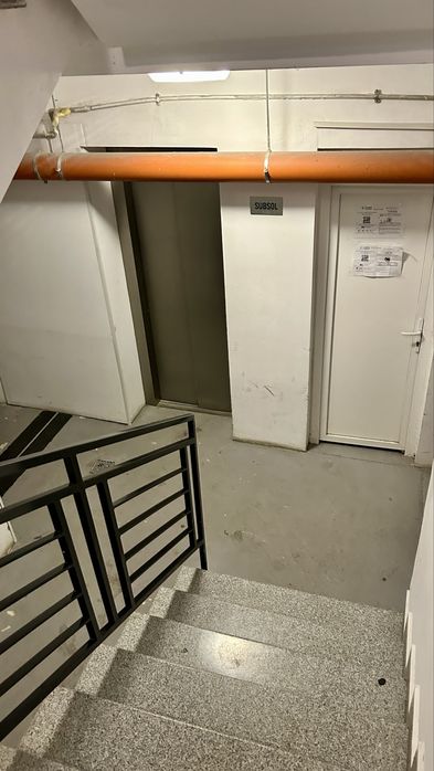 Vand / inchiriez boxa subsol spatiu depozitare