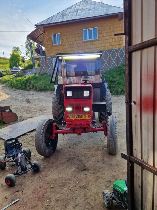 Tractor universal 650