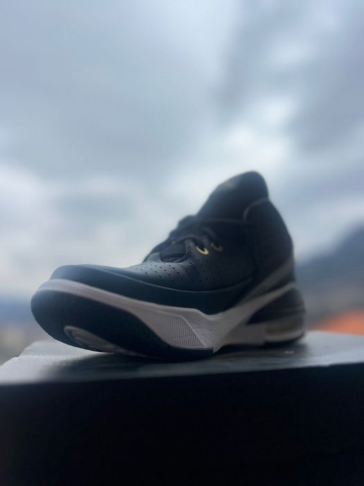 Jordan max aura 5