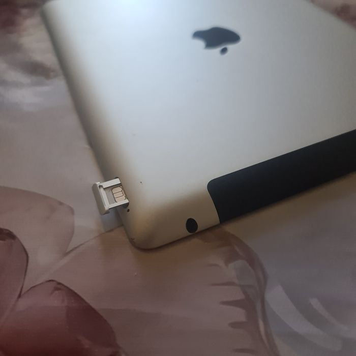 Планшет Apple  iPag 4