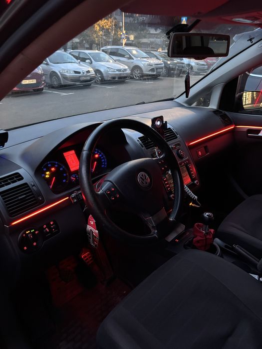 VOLKSWAGEN Touran 2009 — imagine 4