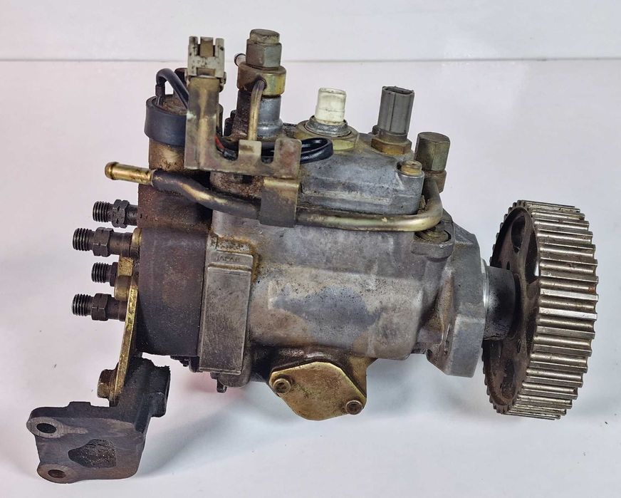 ГНП Горивна Помпа Toyota Avensis T22 2.0 TD Тойота Авенсис 22100-6E140