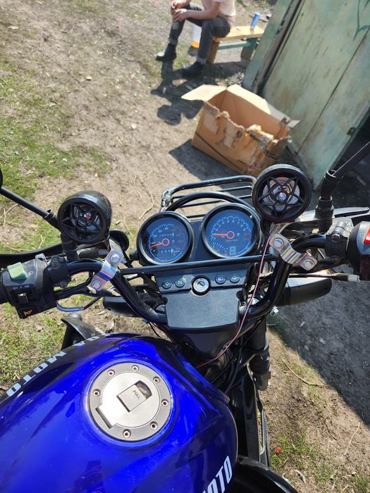 Мотоцикл 200 куб