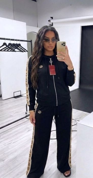 Compleu dama diferite modele