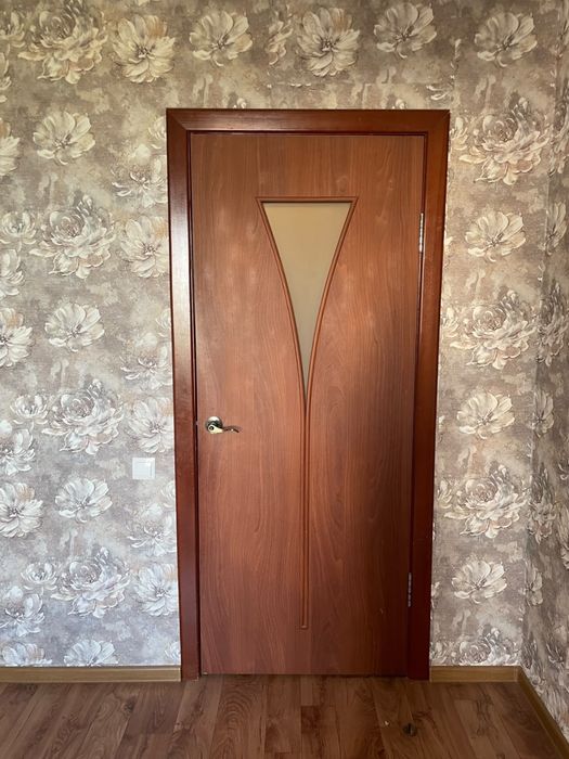 Продам межкомнатные двери 4 штуки