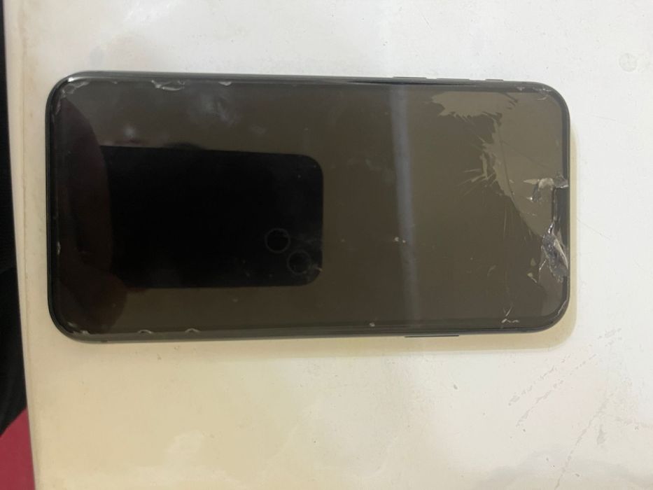 Айфон 11 с коропки